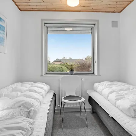 Stunning Home In Blavand With Sauna *
