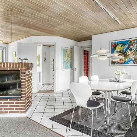 Stunning Home In Blavand With Sauna *