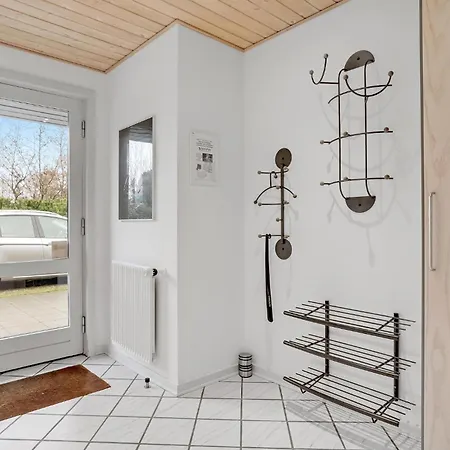Hébergement de vacances Stunning Home In Blavand With Sauna