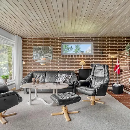 Stunning Home In Blavand With Sauna Hébergement de vacances *