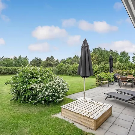 Stunning Home In Blavand With Sauna *