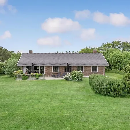 Stunning In With Kitchen * Blavand