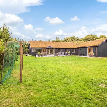Stunning Home In Blavand With Sauna Блаванн