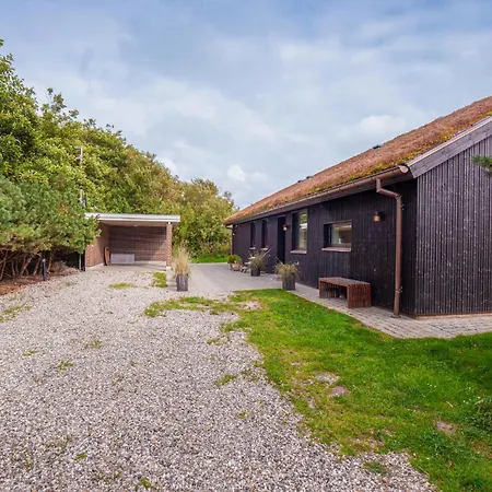 Дом отдыха Stunning Home In Blavand With Sauna *